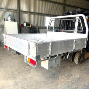 Universal Dual Cab Aluminium Tray | 1800 x 1800mm
